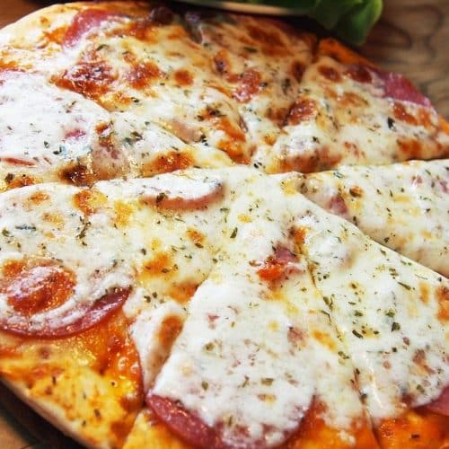 Receta de pizza de salami